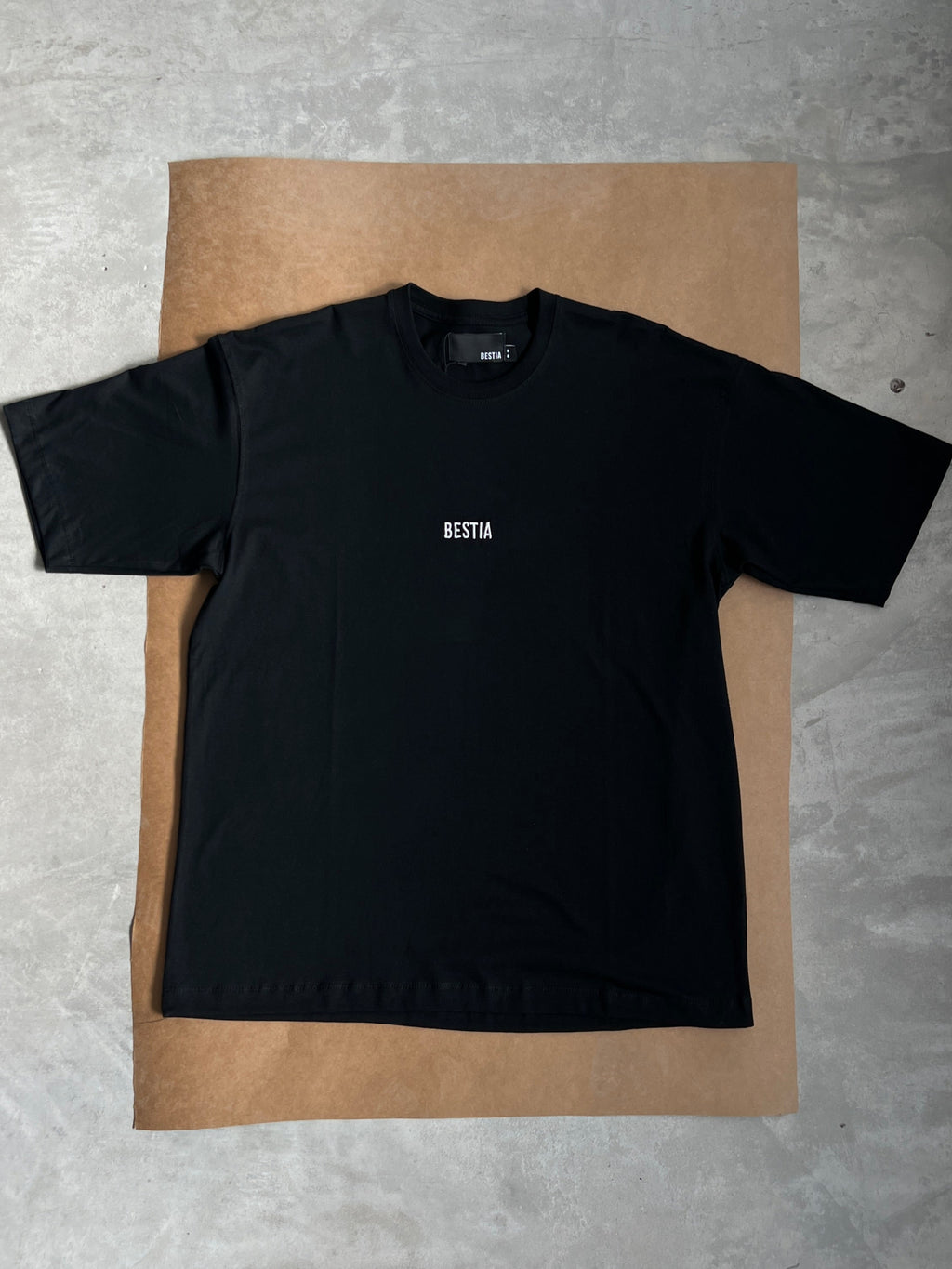 Remera BESTIA Negra