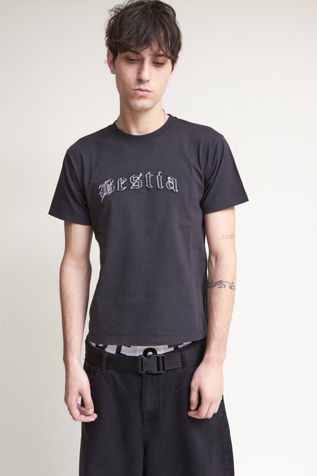 Remera Fit Bestia Ash
