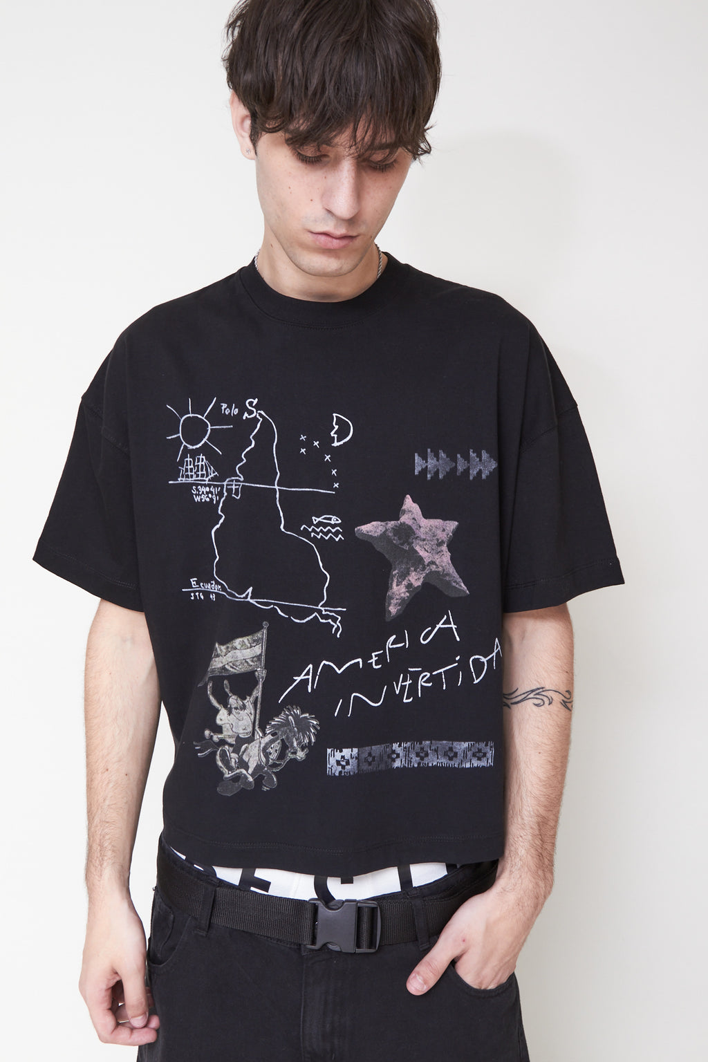 Remera Boxy América Invertida Negro