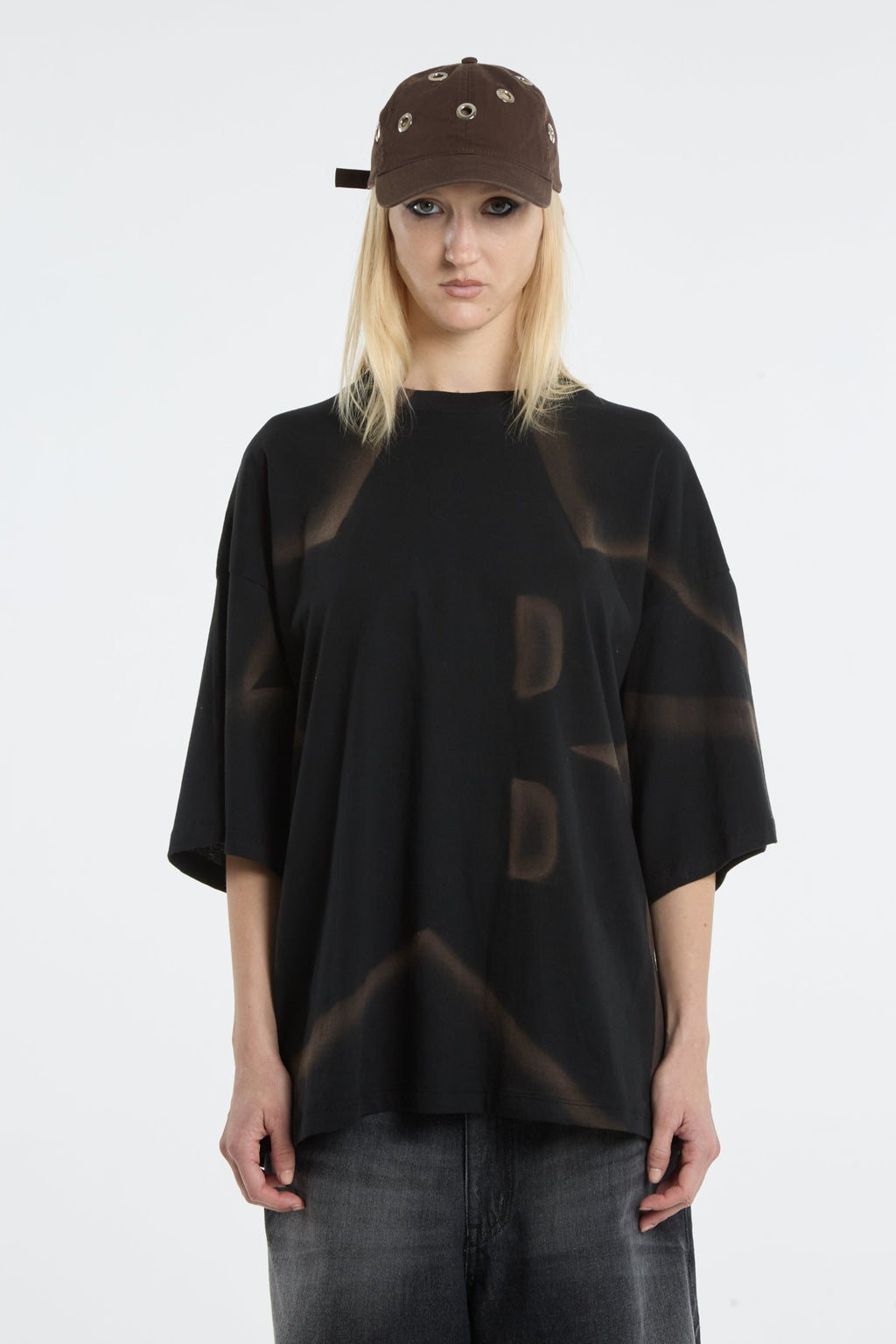 Remerón oversize negro con estampa Star. Fit XXL real. Estilo urbano y cómodo