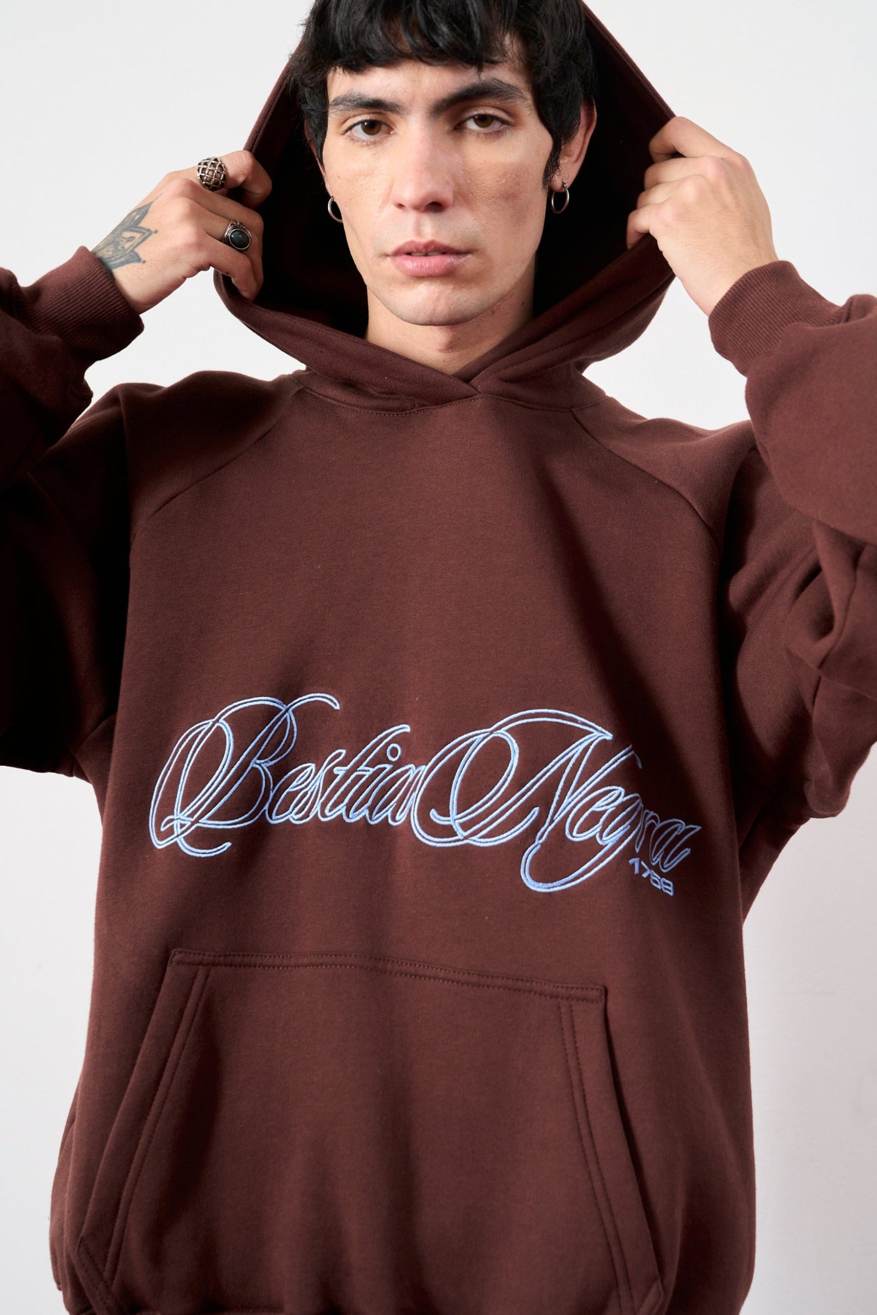 buzo bestianegra marron unisex