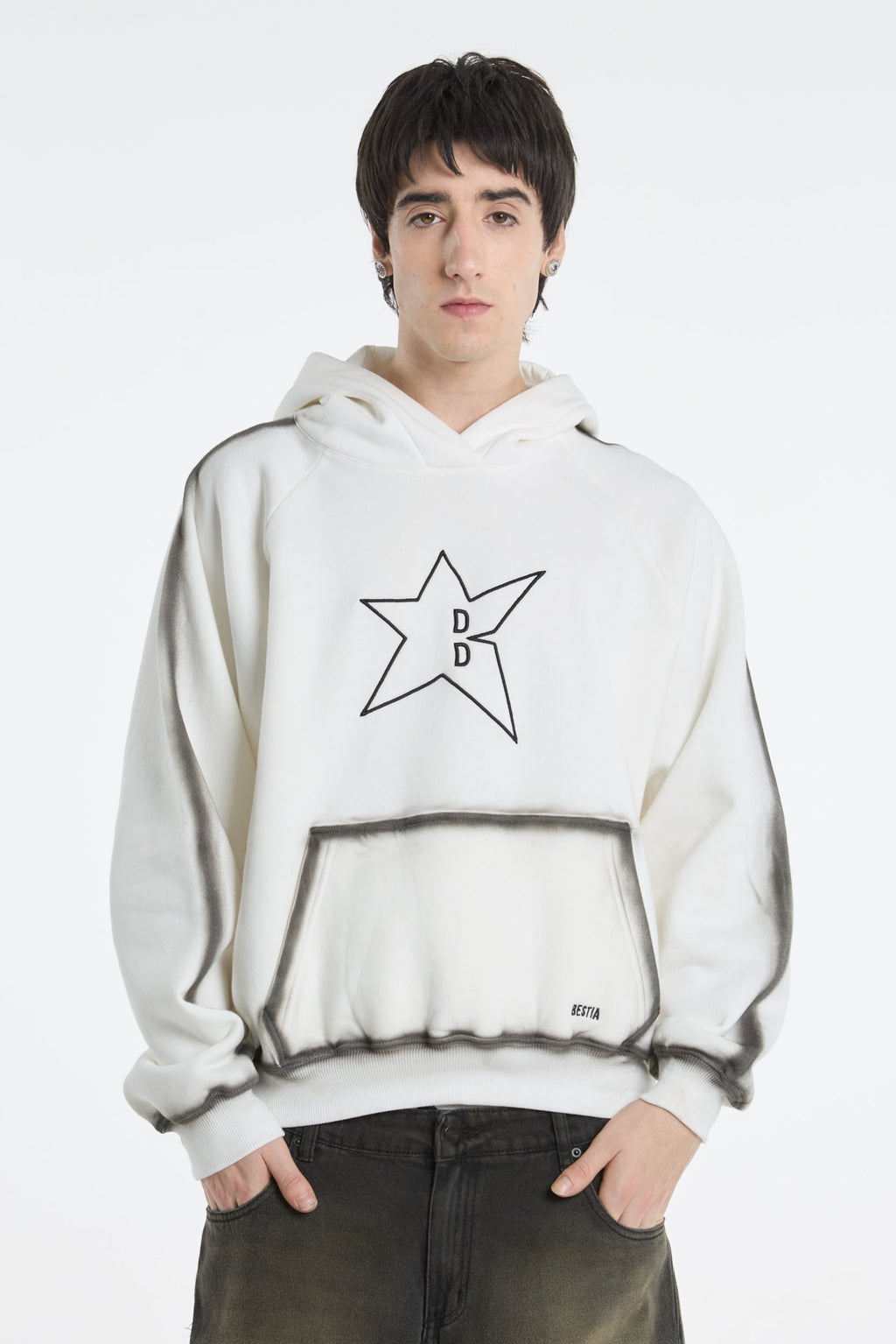 buzo boxy con lineas de graffiti unisex