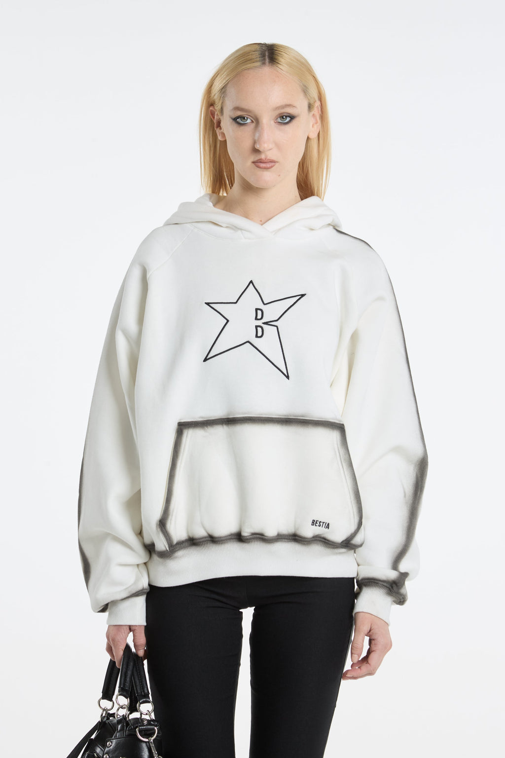 buzo boxy con lineas de graffiti unisex