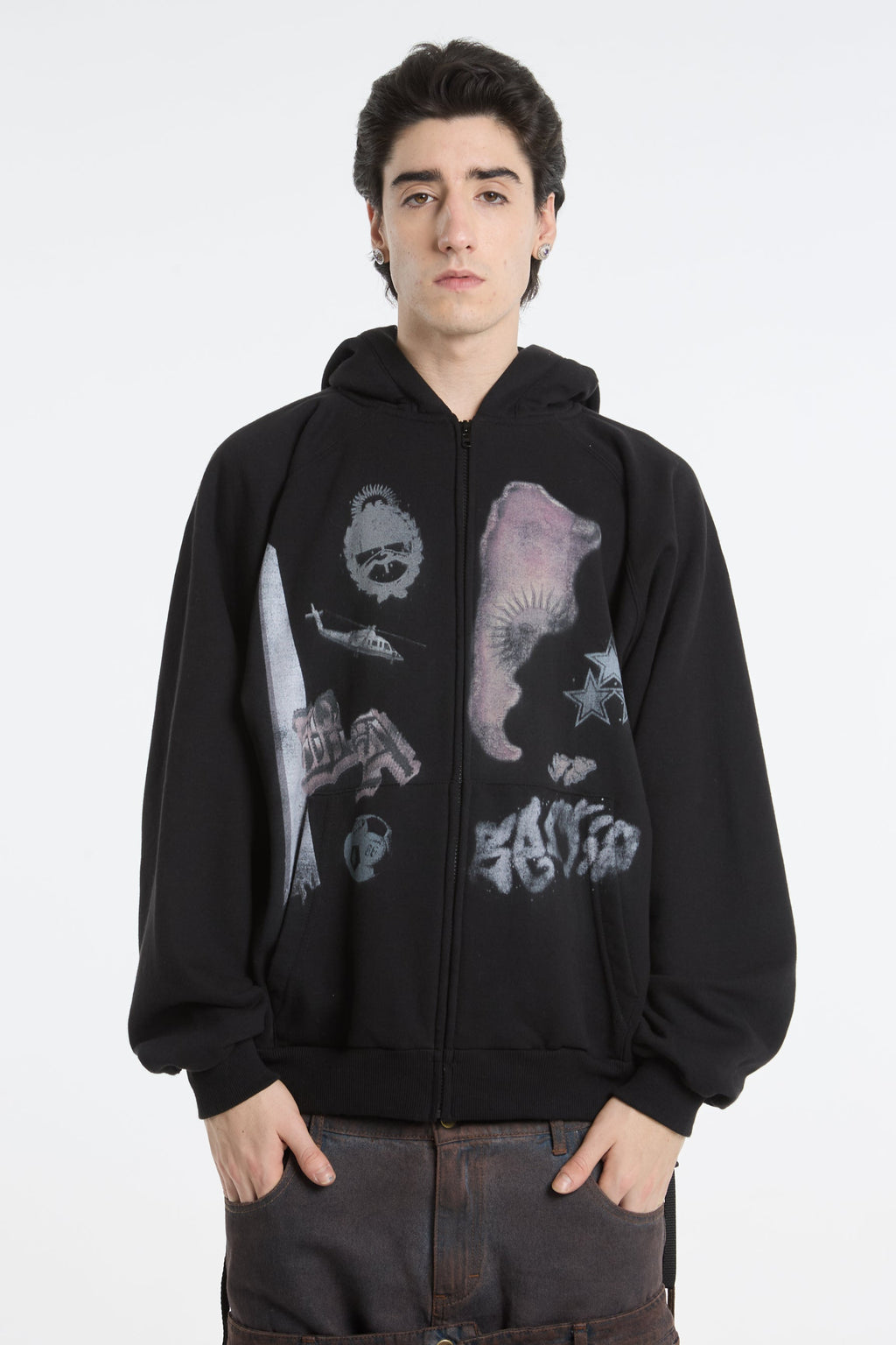 campera hoodie negra con estampa pais unisex