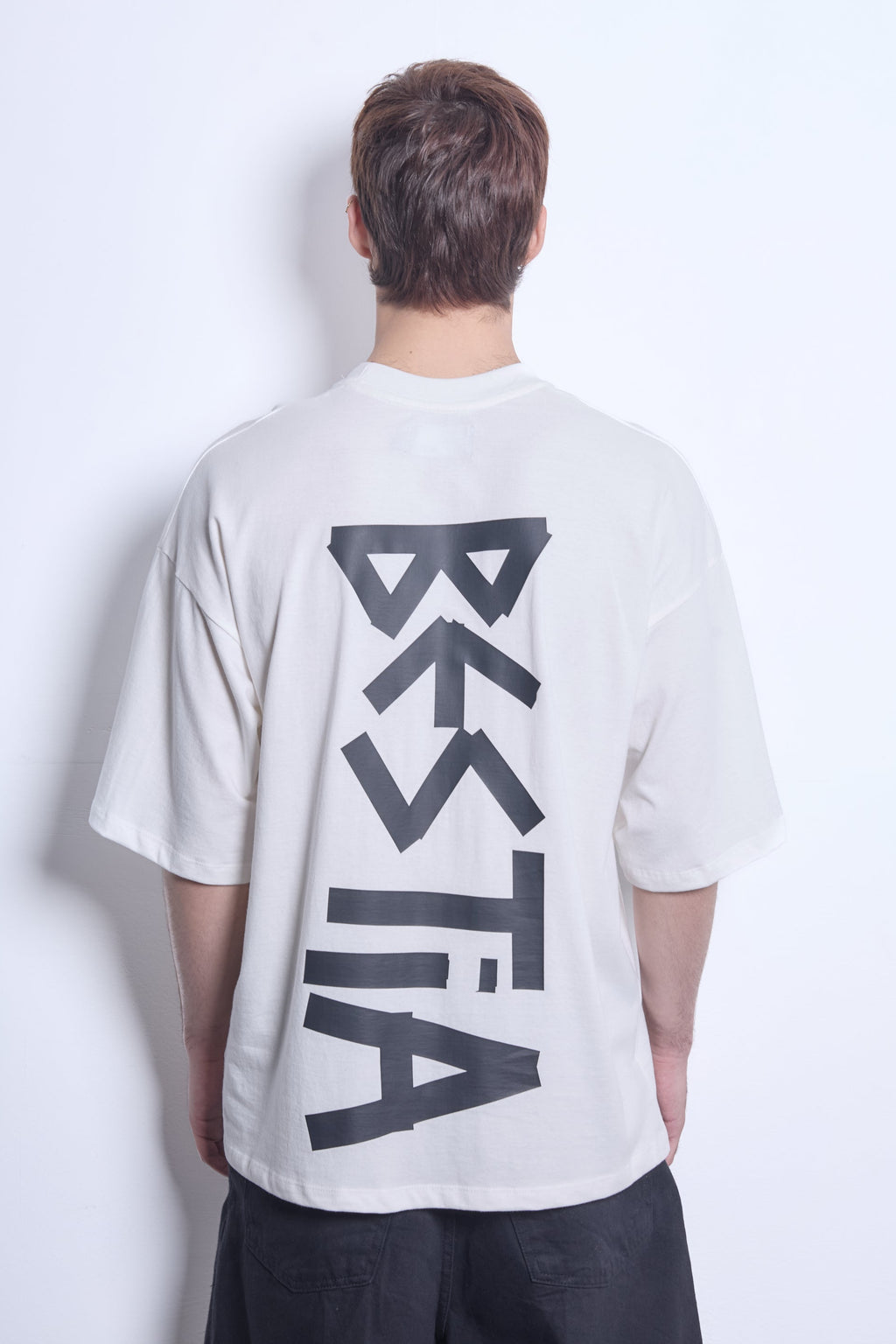 remera estampa de  bestia